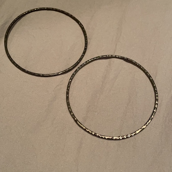 Kendra Scott Stackable Bracelet Set of 8 w bag - Picture 5 of 10